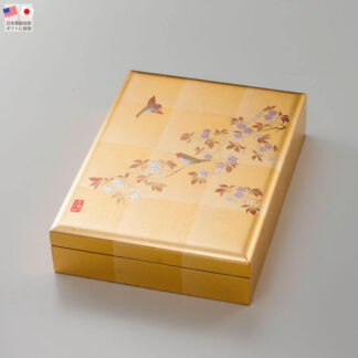 กล่องญี่ปุ่นแบบดั้งเดิม เคลือบประดับด้วยแผ่นทองคำ