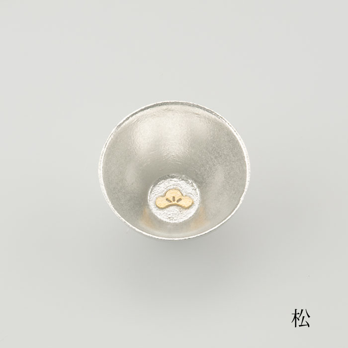 Sake Cup Set – Lucky Motif ถ้วยสาเกลวดลายต้นสน